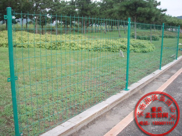 公路護(hù)欄網(wǎng)